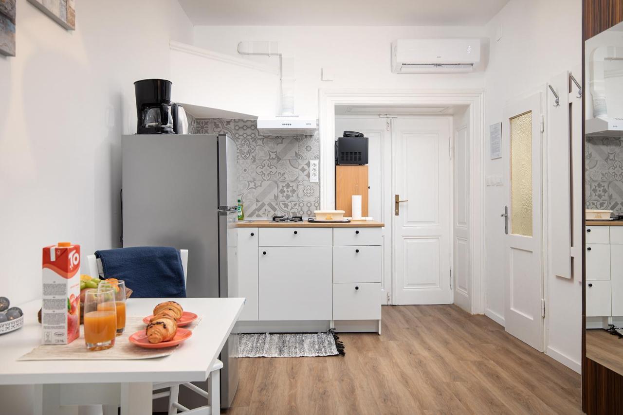 Four Modern Apartment'S At Antique Villa, Castropola 8, Pula, City Center Luaran gambar