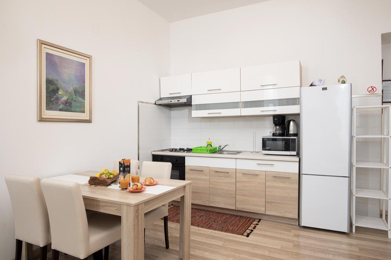 Four Modern Apartment'S At Antique Villa, Castropola 8, Pula, City Center Luaran gambar